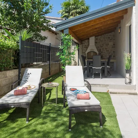 Apartamento Modernes Nur 250 Meter Zum Mit Privatem Balkon, Grill, Wifi Poreč