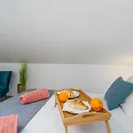 Modernes Nur 250 Meter Zum Mit Privatem Balkon, Grill, Wifi アパート ポレッチ