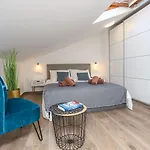 Modernes Nur 250 Meter Zum Mit Privatem Balkon, Grill, Wifi アパート ポレッチ