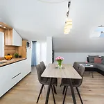 Modernes Nur 250 Meter Zum Mit Privatem Balkon, Grill, Wifi ポレッチ