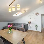 Modernes Nur 250 Meter Zum Mit Privatem Balkon, Grill, Wifi アパート