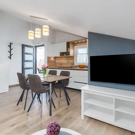 Appartement Modernes Nur 250 Meter Zum Mit Privatem Balkon, Grill, Wifi