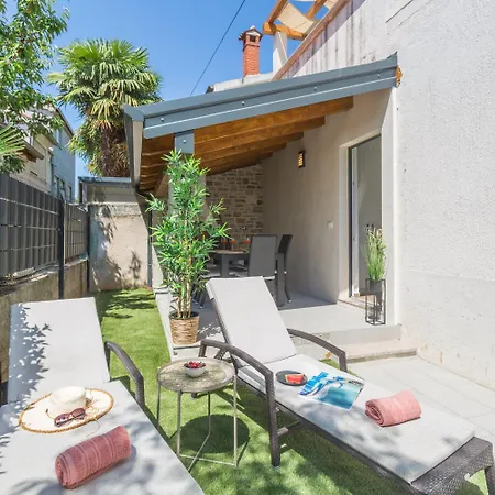 Modernes Nur 250 Meter Zum Mit Privatem Balkon, Grill, Wifi *