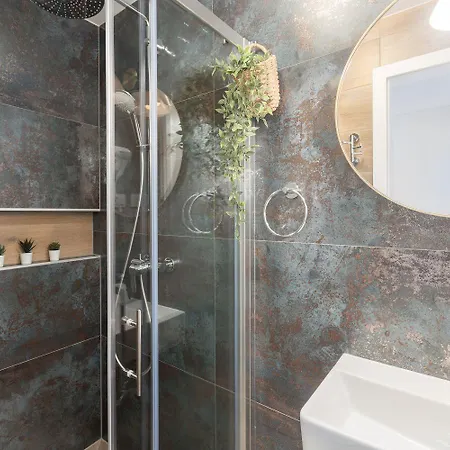 Modernes Nur 250 Meter Zum Mit Privatem Balkon, Grill, Wifi * Πόρετς