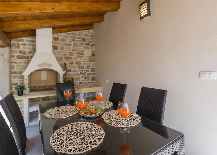 Modernes Nur 250 Meter Zum Mit Privatem Balkon, Grill, Wifi Appartamento Porec