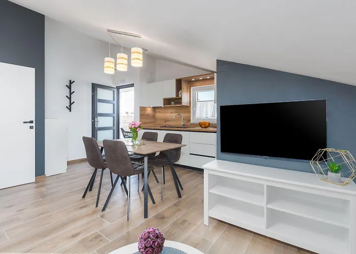 Апартаменты Modernes Nur 250 Meter Zum Mit Privatem Balkon, Grill, Wifi