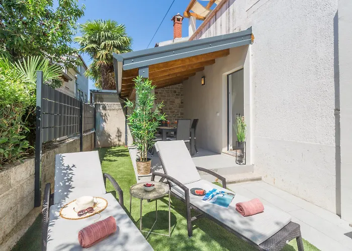 Modernes Nur 250 Meter Zum Mit Privatem Balkon, Grill, Wifi *