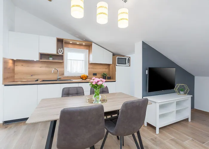 Modernes Nur 250 Meter Zum Mit Privatem Balkon, Grill, Wifi Appartamento