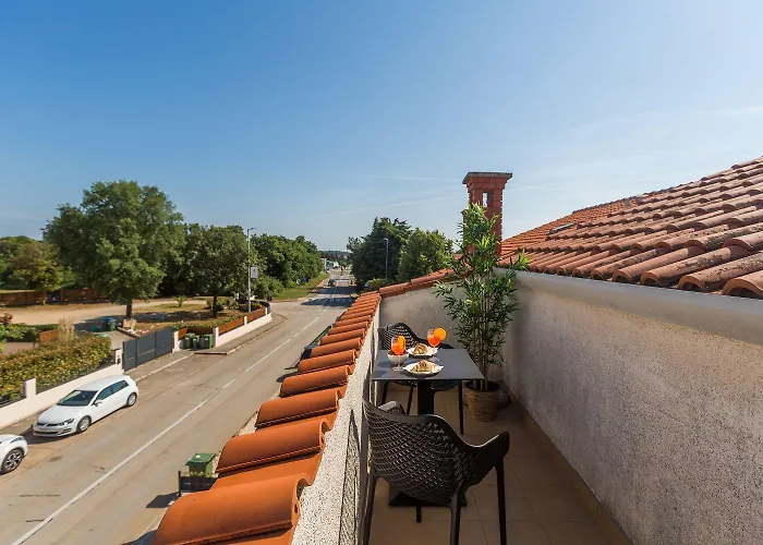 Апартаменты Modernes Nur 250 Meter Zum Mit Privatem Balkon, Grill, Wifi